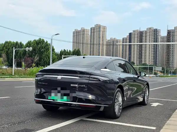 Buick Zhijing L7 2025