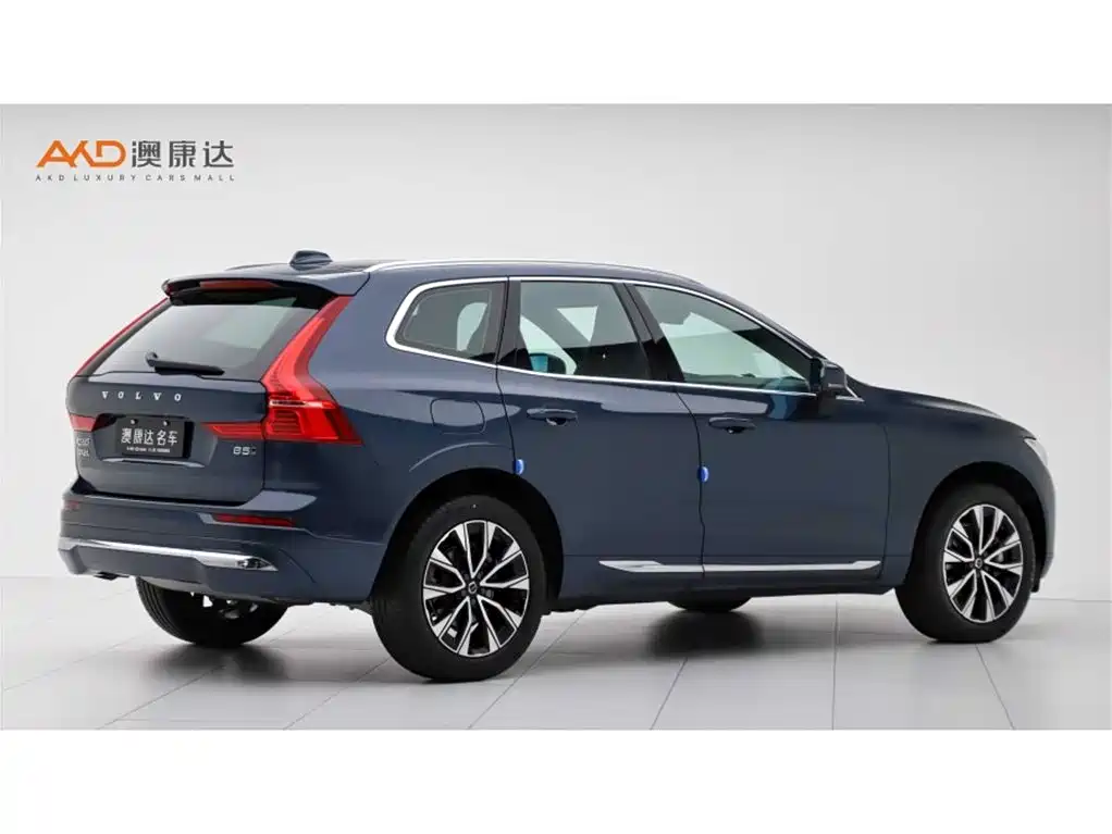 Volvo XC60 2023 — фото 3