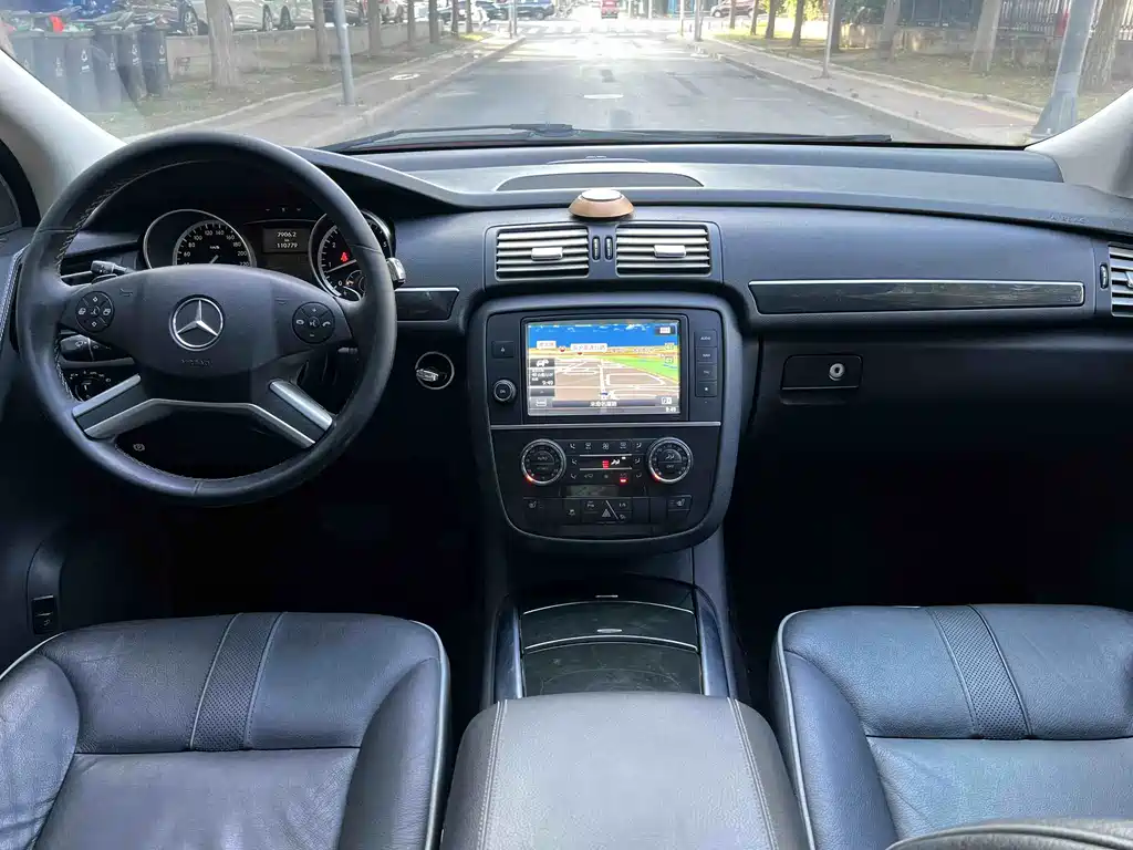 Mercedes-Benz R-Class 2016 — фото 11