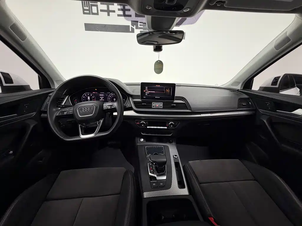 Audi Q5L 2021 — фото 12