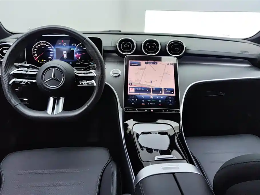 Mercedes-Benz C-Class 2023 — фото 12