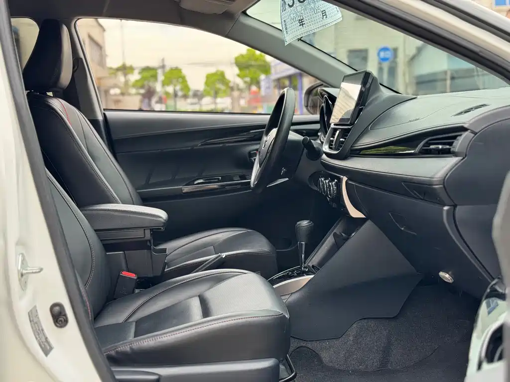 Toyota Yaris L 2022