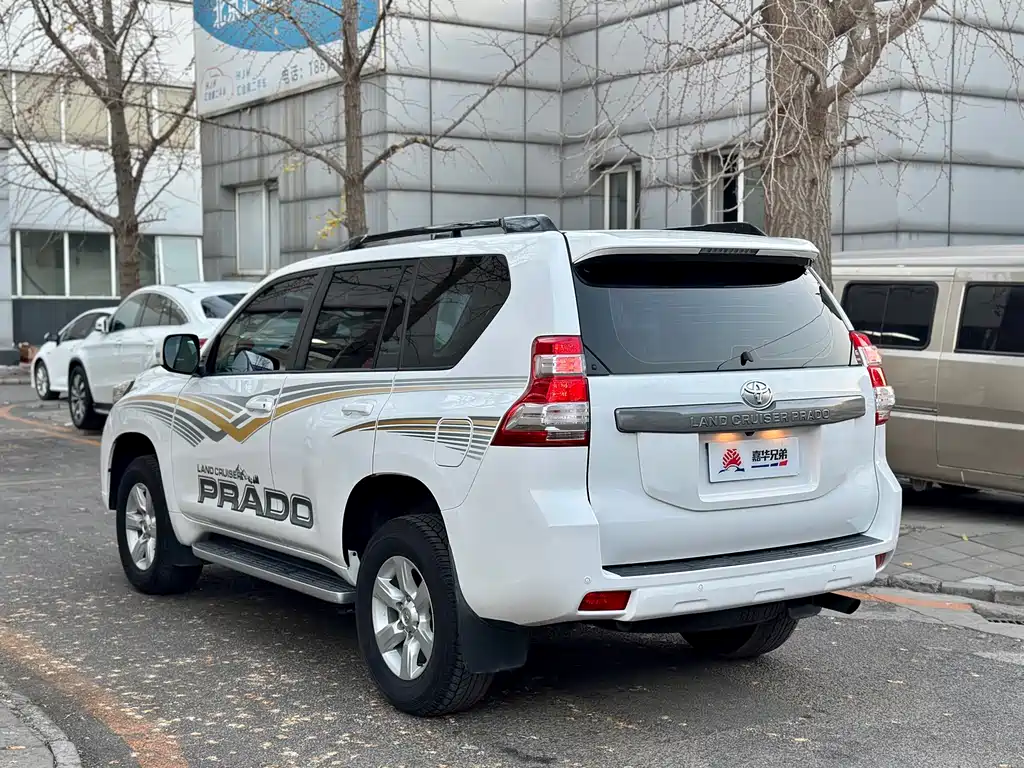 Toyota Prado 2015 — фото 13