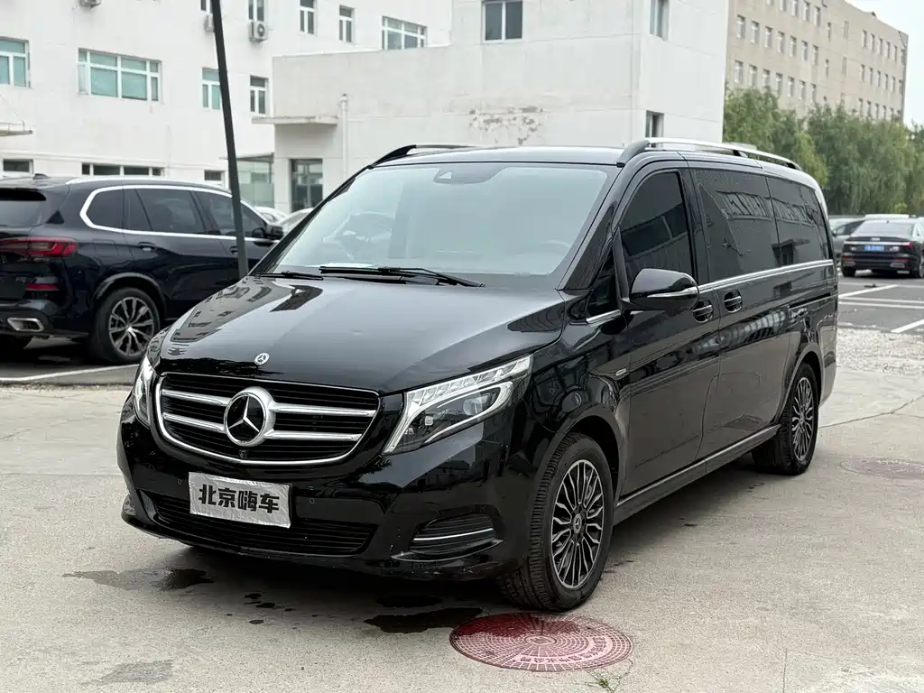 Mercedes-Benz V-Class 2019 — фото 1