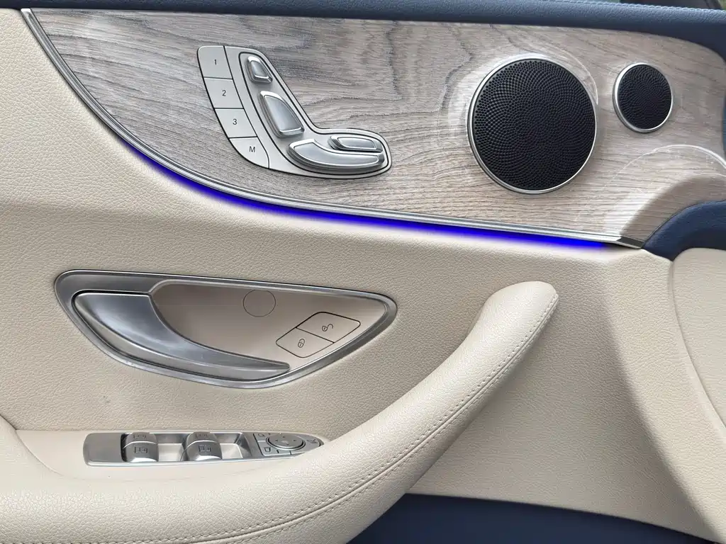 Mercedes-Benz E-Class 2023 — фото 10