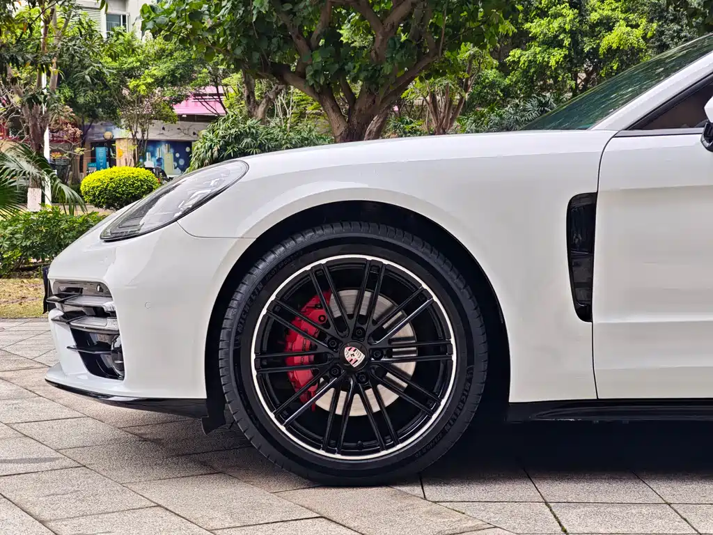 Porsche Panamera 2018 — фото 5