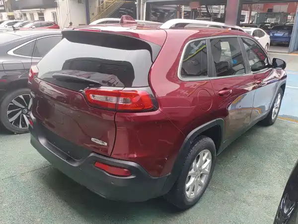 Jeep Cherokee 2016