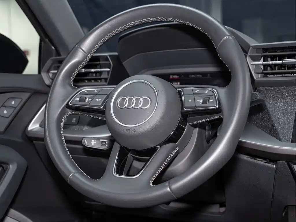 Audi A3 2023 — фото 15