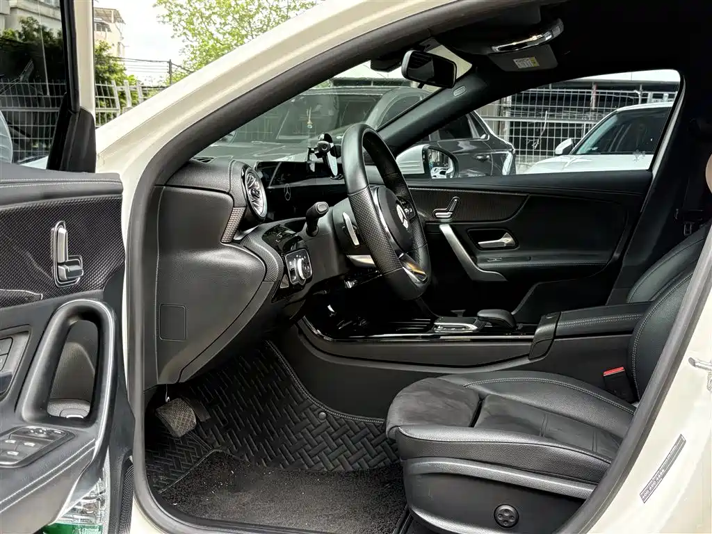 Mercedes-Benz A-Class 2021 — фото 6