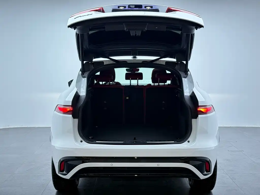 Jaguar F-PACE 2023 — фото 8