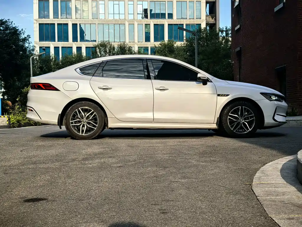 BYD Qin PLUS 2022 — фото 4