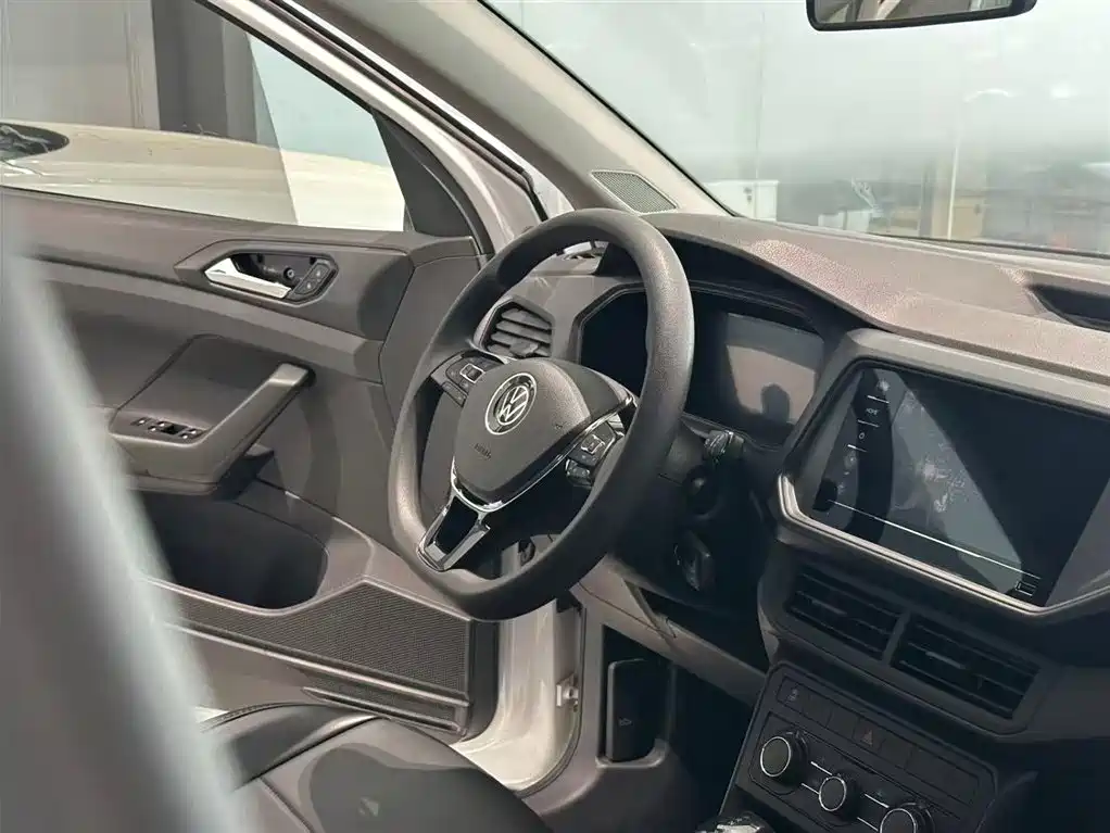 Volkswagen T-Cross 2023 — фото 13