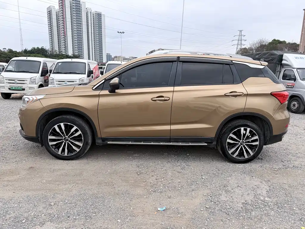 GAC Motor Trumpchi GS4 2015 — фото 5