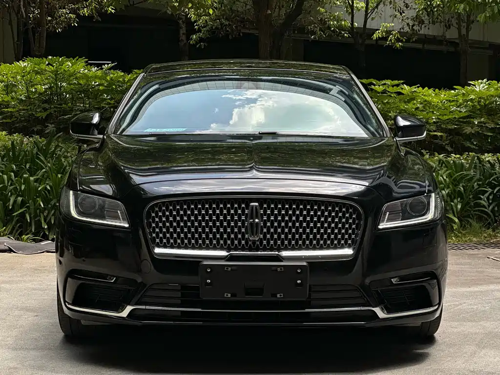 Lincoln Continental 2018 — фото 4