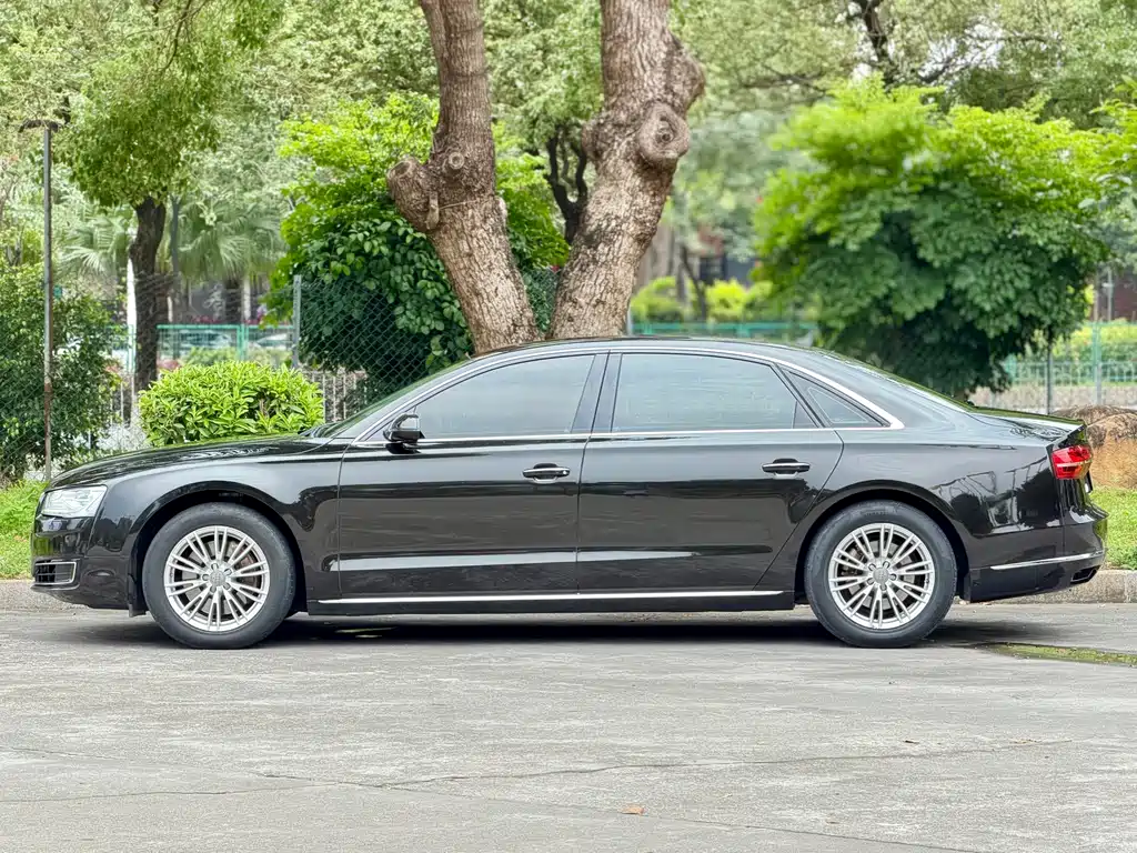 Audi A8 2015 — фото 4