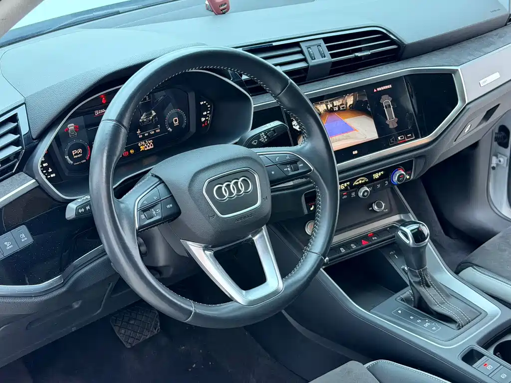 Audi Q3 2023 — фото 8