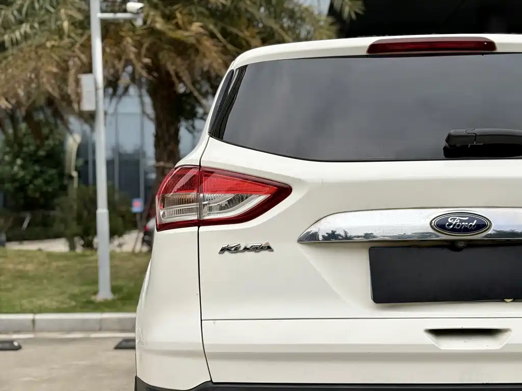 Ford Kuga 2014 — фото 16