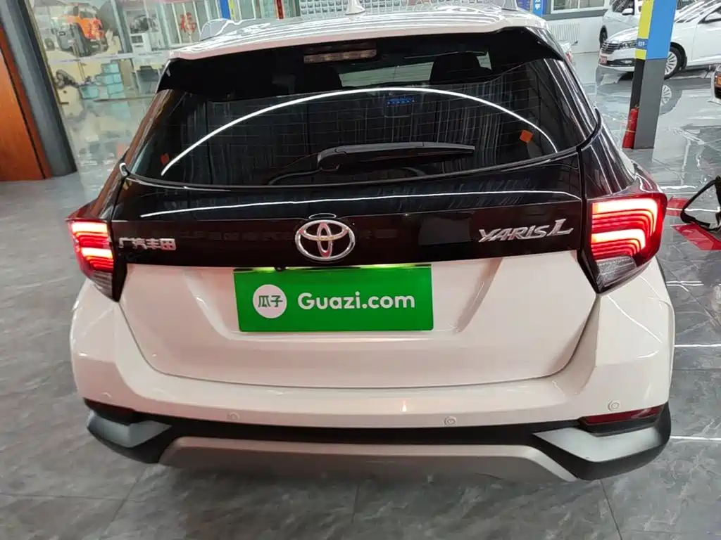 Toyota Yaris L 2021