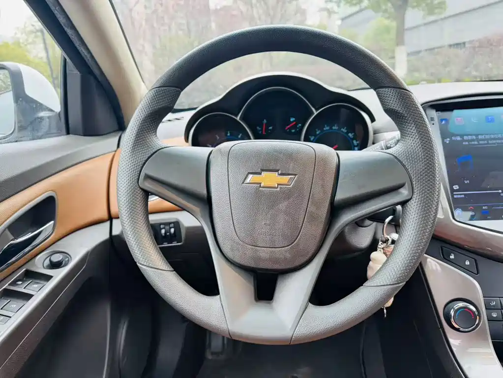 Chevrolet Cruze 2015 — фото 14