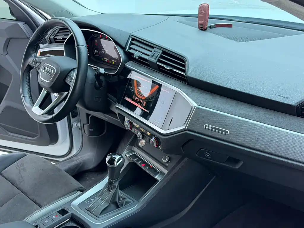 Audi Q3 2023 — фото 11