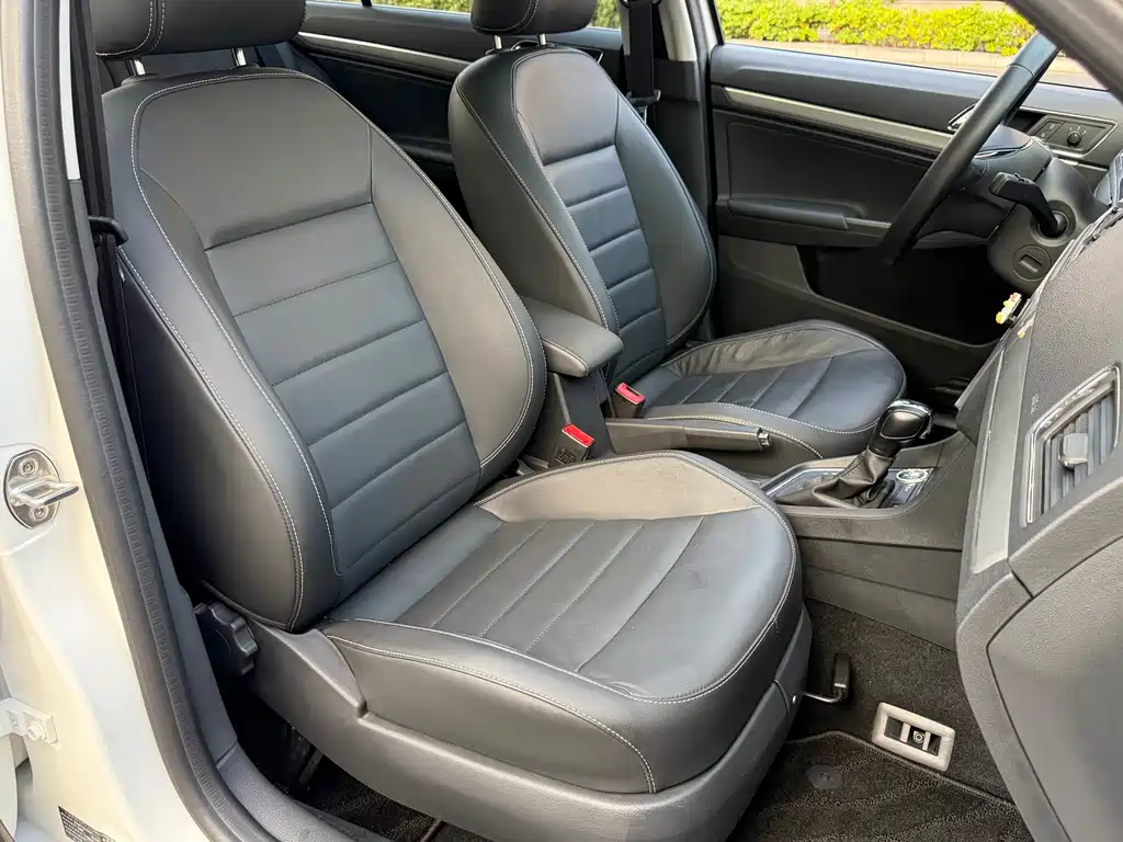 Volkswagen Lavida 2018 — фото 10