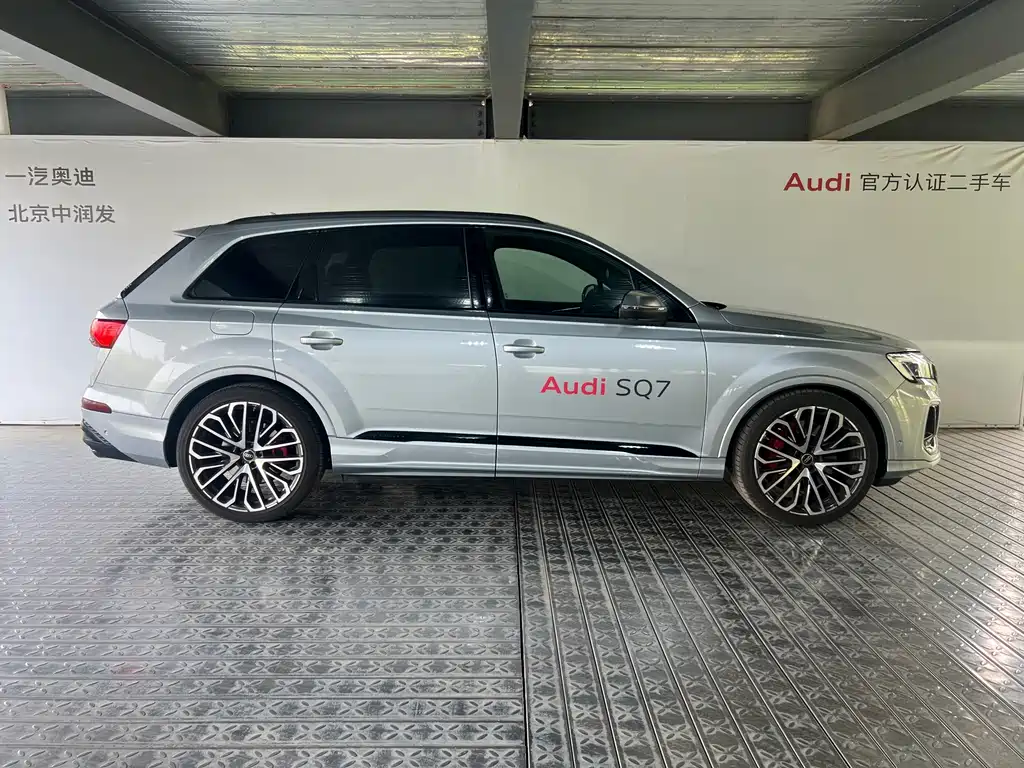 Audi SQ7 2024 — фото 3