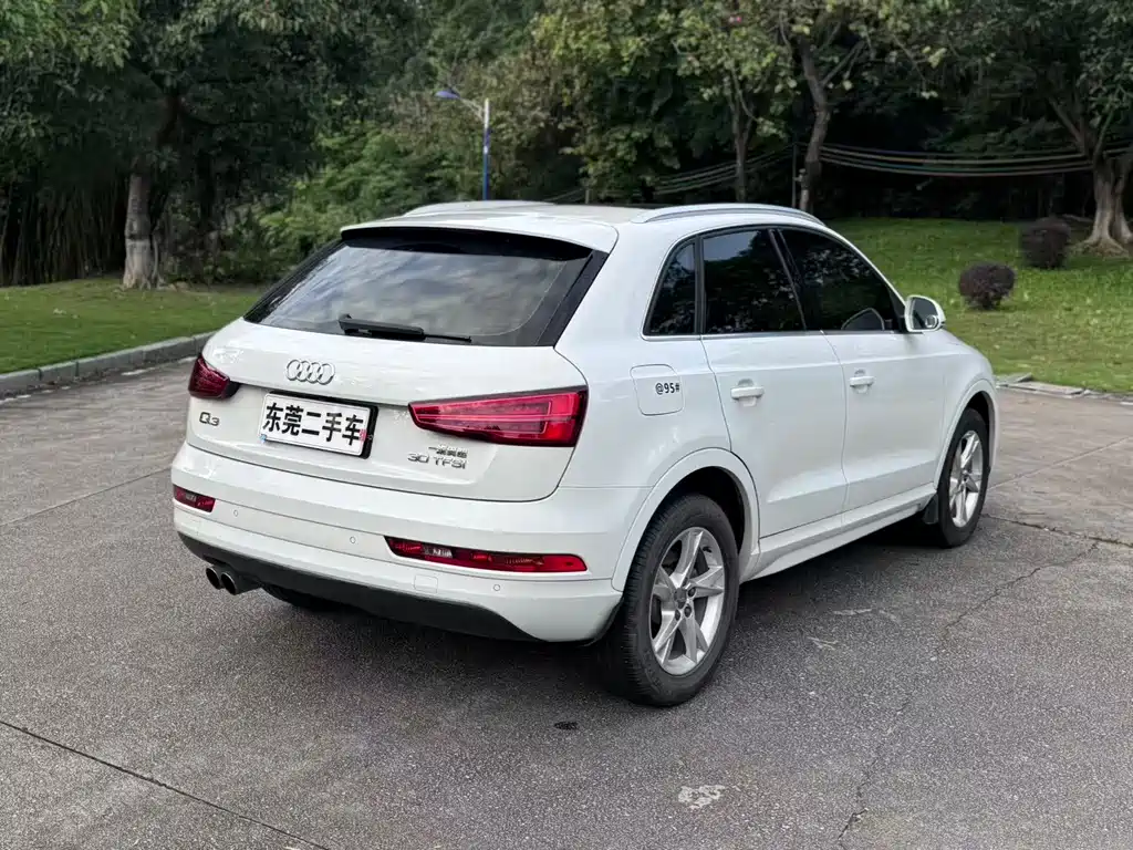 Audi Q3 2017 — фото 16