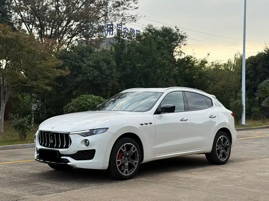Maserati Levante 2017 — фото 1