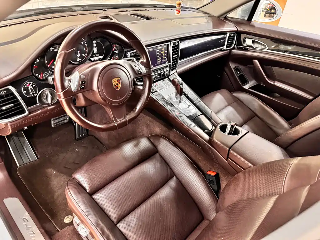 Porsche Panamera 2017 — фото 10