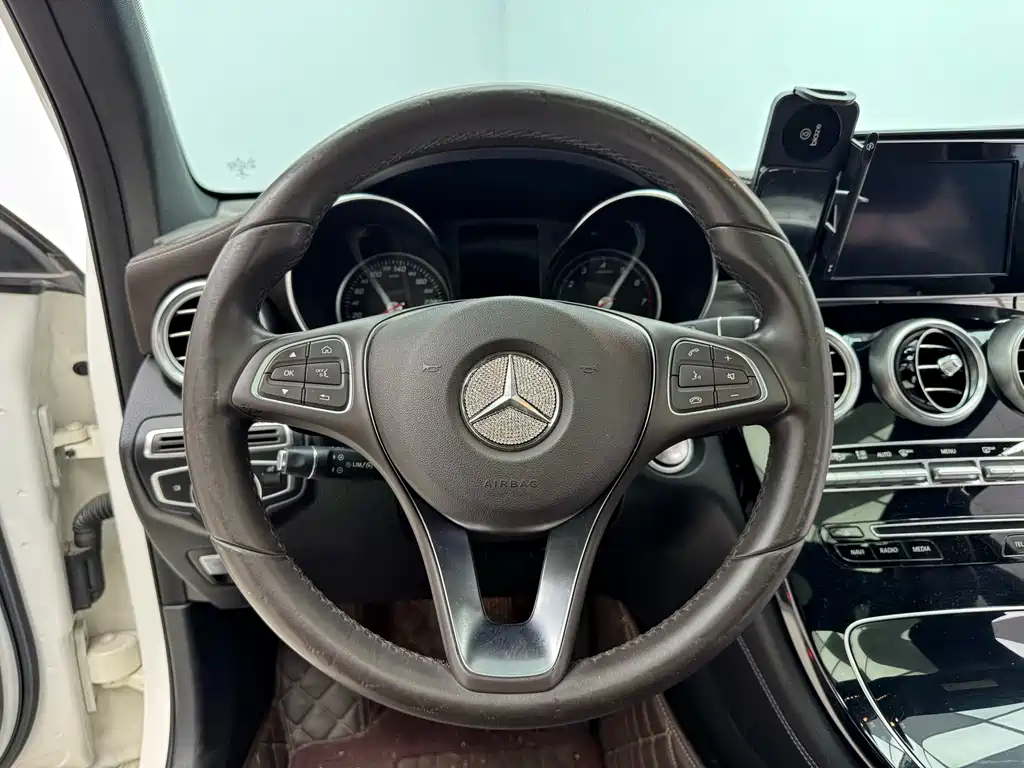 Mercedes-Benz GLC 2018 — фото 15