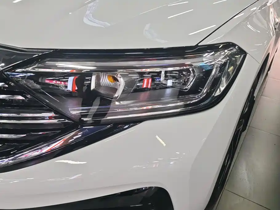 Volkswagen Sagitar 2025