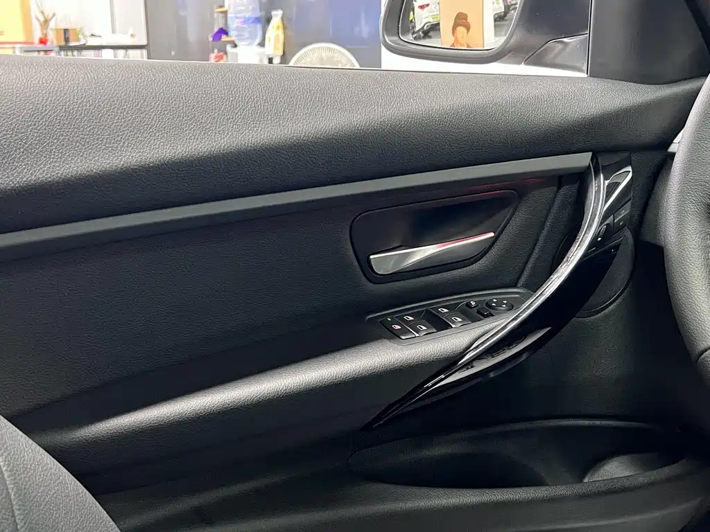 BMW 3 Series 2016 — фото 19