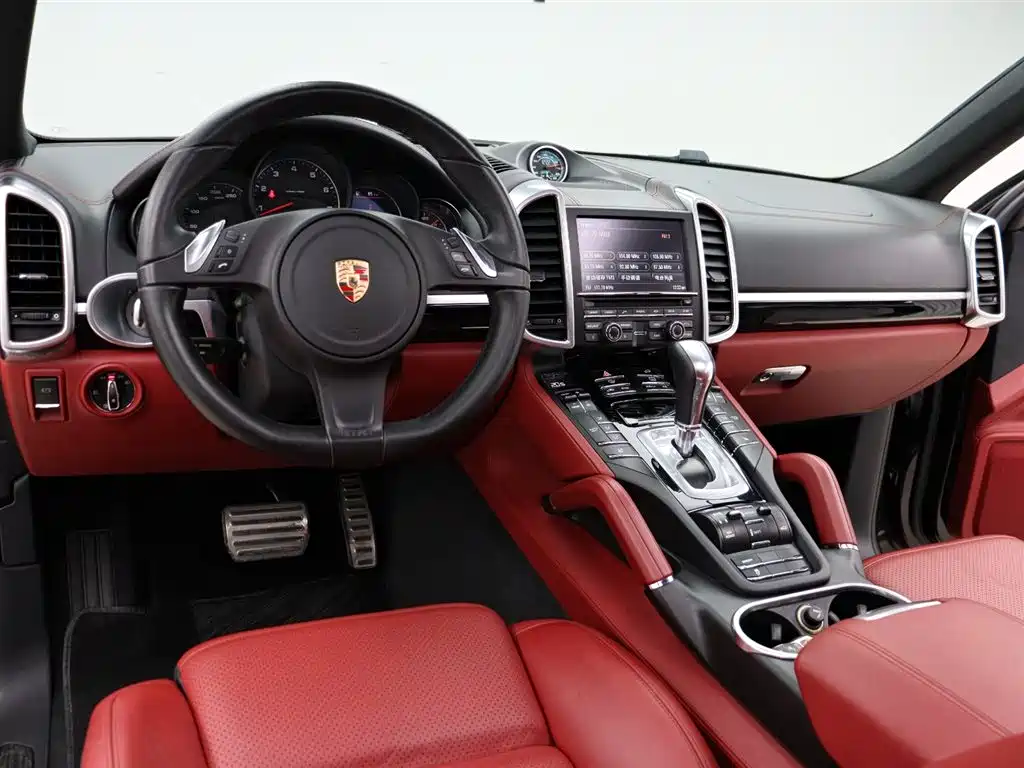 Porsche Cayenne 2016 — фото 11