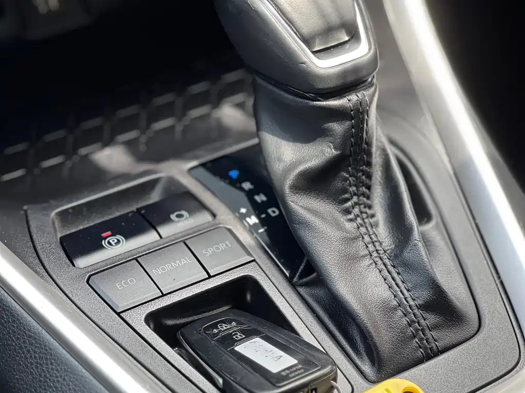 Toyota Wildlander 2023 — фото 18