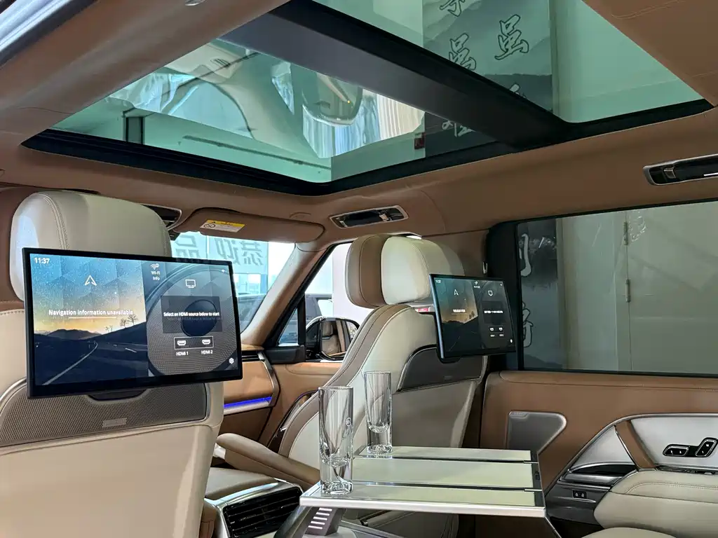 Land Rover Range Rover 2025 — фото 11