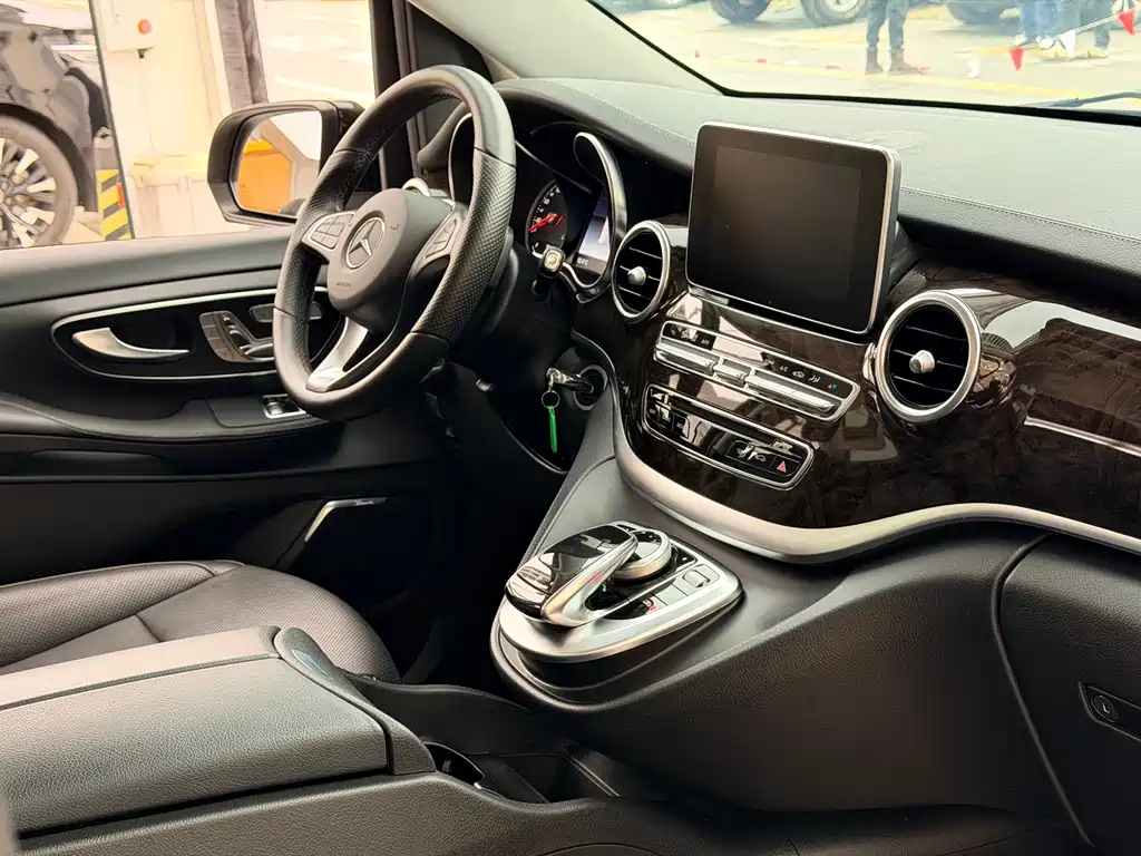 Mercedes-Benz V-Class 2019 — фото 7