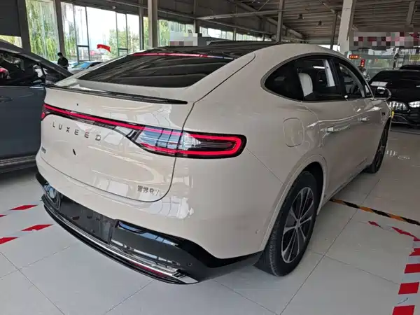Luxeed R7 2026