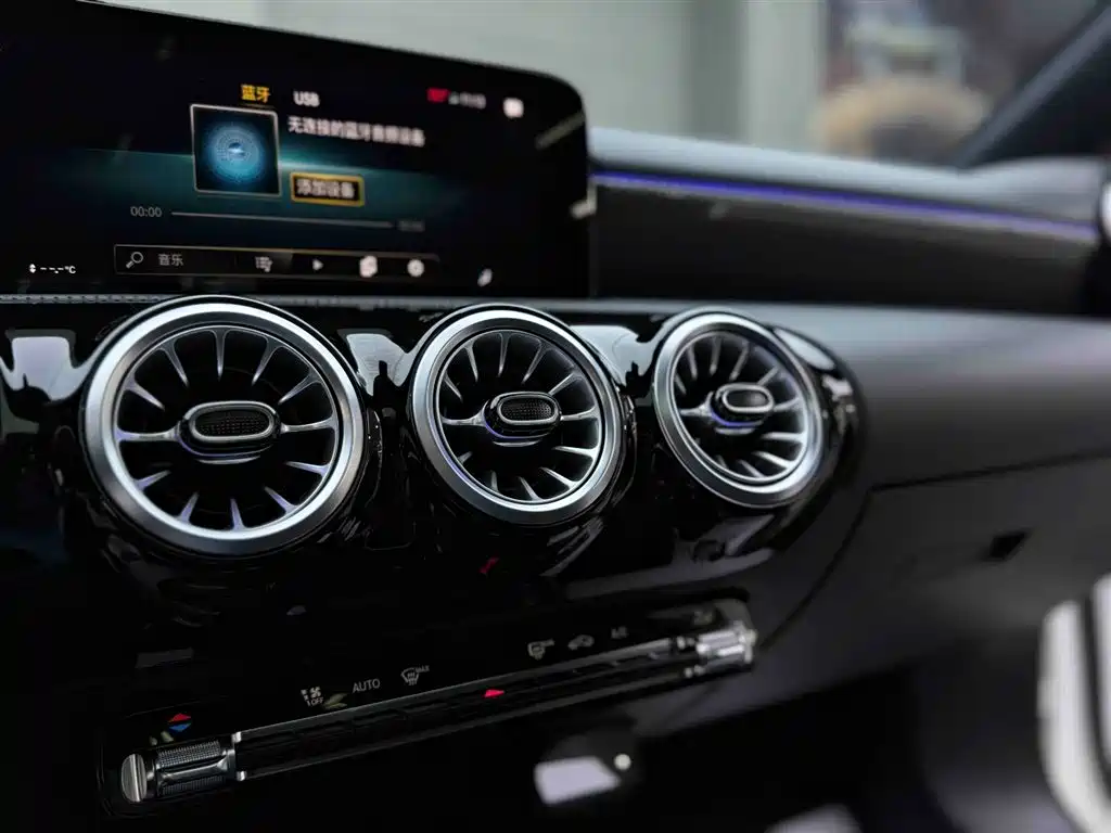 Mercedes-Benz A-Class 2023 — фото 13