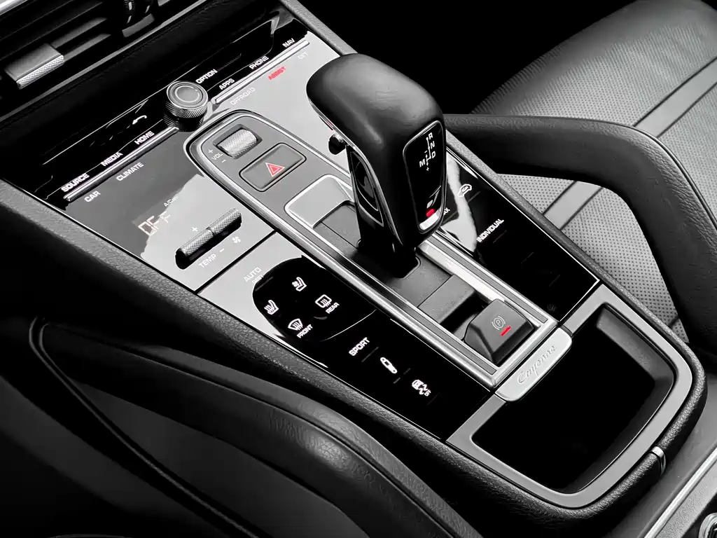 Porsche Cayenne 2018 — фото 15