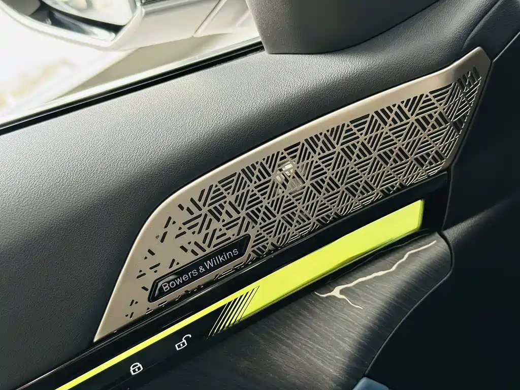 BMW 5 Series 2024 — фото 15