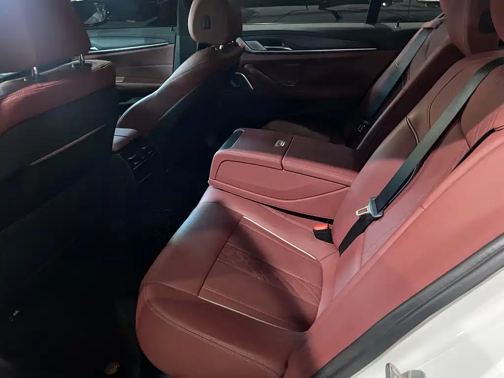 BMW 5 Series 2023
