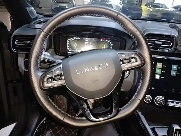 Lynk & Co 02 2021