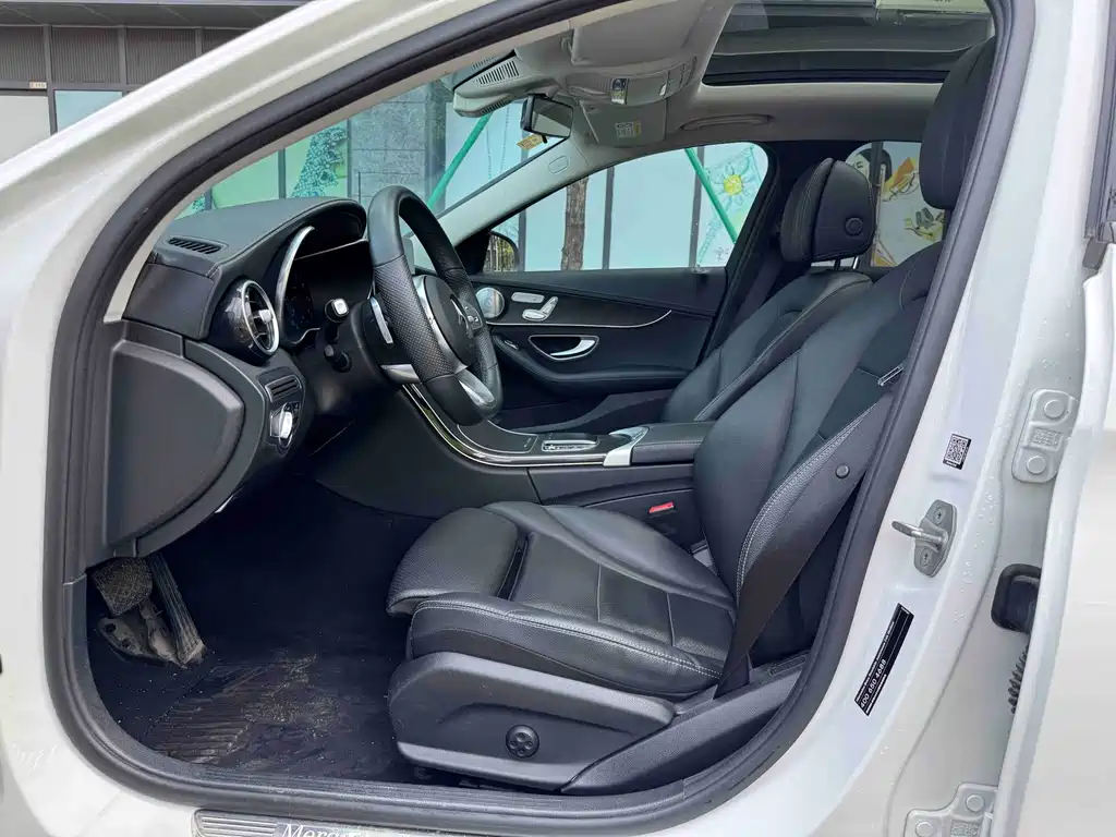 Mercedes-Benz C-Class 2021