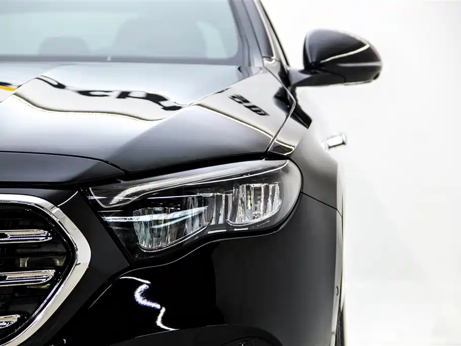 Mercedes-Benz E-Class 2025 — фото 10