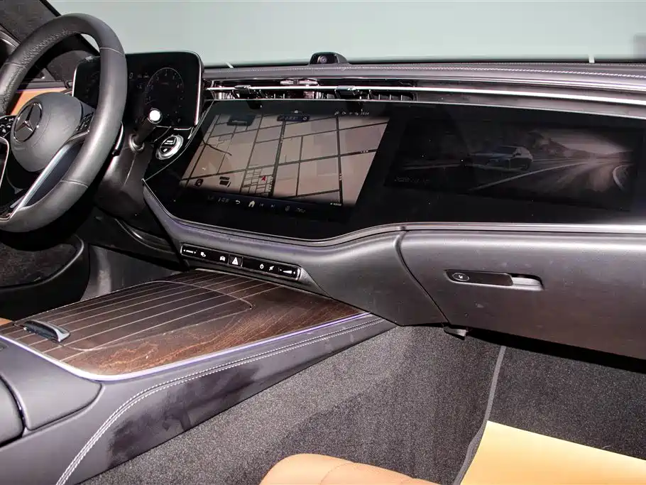 Mercedes-Benz E-Class 2025 — фото 23