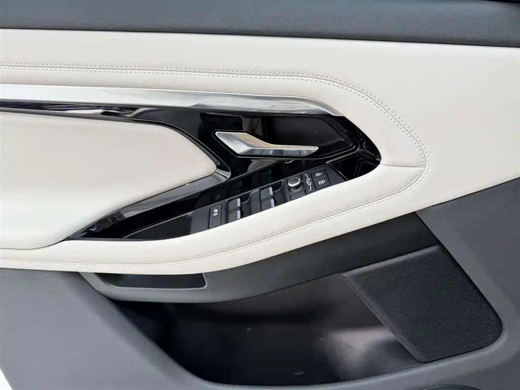 Land Rover Evoque 2021 — фото 21