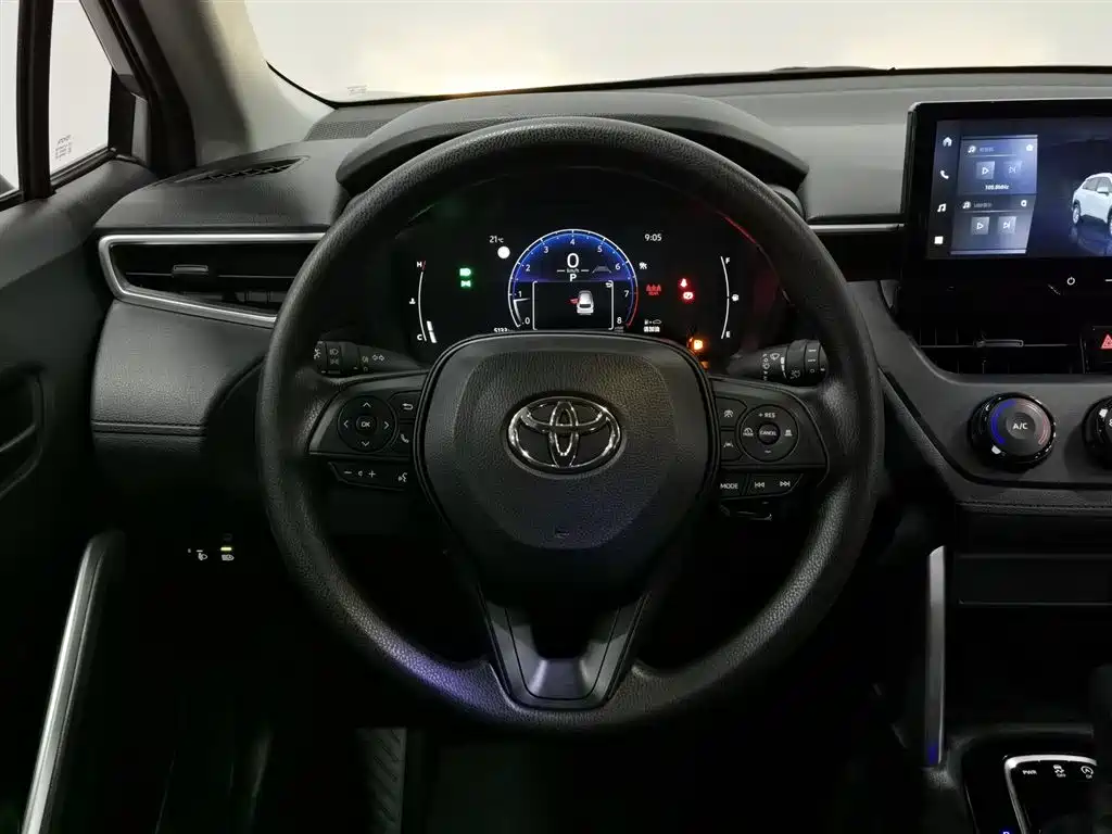 Toyota Corolla Cross 2024 — фото 11