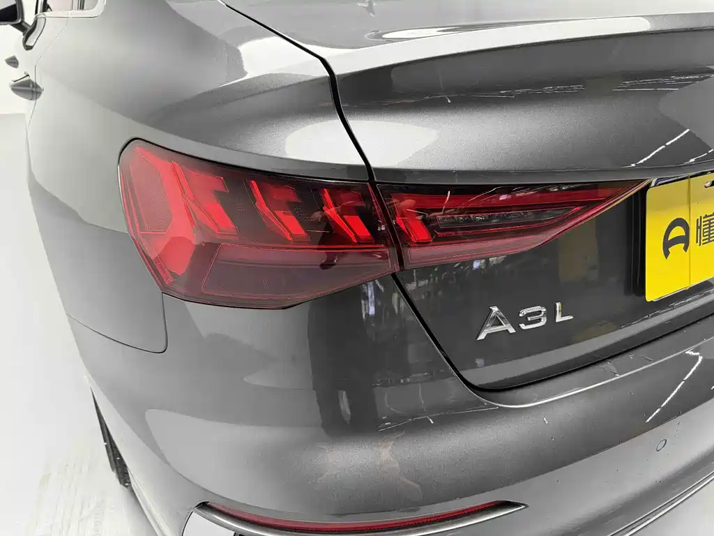 Audi A3 2023 — фото 15