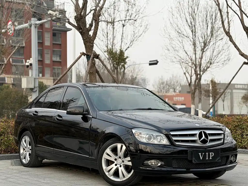 Mercedes-Benz C-Class 2010 — фото 3