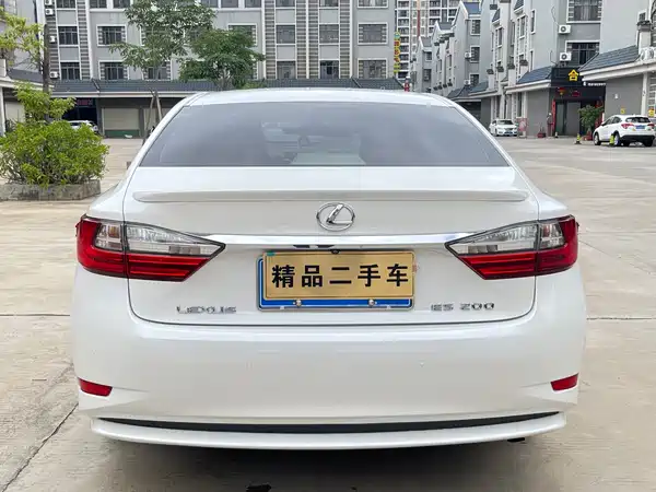 Lexus ES 2015
